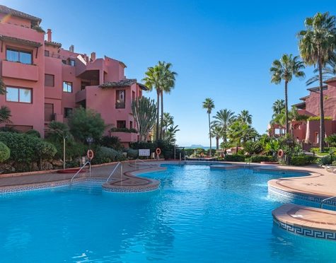Apartamento Planta Baja en venta en Menara Beach, Estepona East