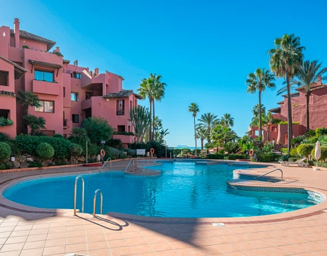 Apartamento Planta Baja en venta en Menara Beach, Estepona East