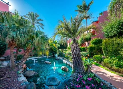 APARTAMENTO COSTERO EN VENTA EN MENARA BEACH, ESTEPONA