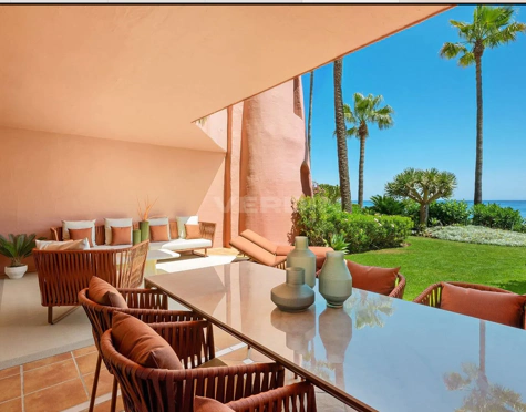 Apartamento Planta Baja en venta en Menara Beach, Estepona East