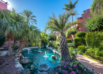 APARTAMENTO COSTERO EN VENTA EN MENARA BEACH, ESTEPONA