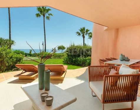 Apartamento Planta Baja en venta en Menara Beach, Estepona East