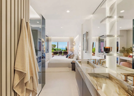 APARTAMENTO COSTERO EN VENTA EN MENARA BEACH, ESTEPONA