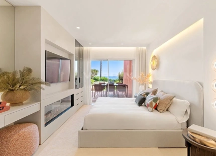 APARTAMENTO COSTERO EN VENTA EN MENARA BEACH, ESTEPONA