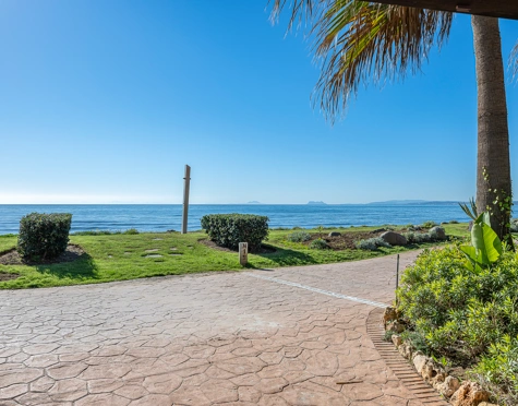 Apartamento Planta Baja en venta en Menara Beach, Estepona East