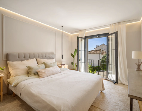 Town House for sale in Marbella Golden Mile