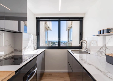 APARTAMENTO COSTERO EN VENTA EN LA PRESTIGIOSA TORRE REAL DE MARBELLA