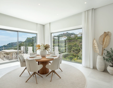 Villa for sale in El Madroñal, Benahavis