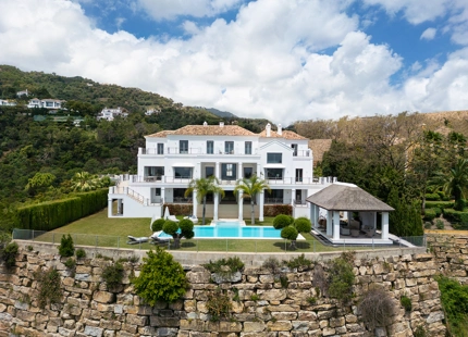 EXQUISITE ESTATE WITH PANORAMIC SEA VIEWS IN EL MADROÑAL