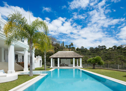 EXQUISITE ESTATE WITH PANORAMIC SEA VIEWS IN EL MADROÑAL