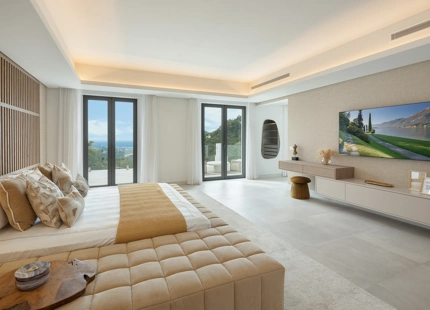 EXQUISITE ESTATE WITH PANORAMIC SEA VIEWS IN EL MADROÑAL
