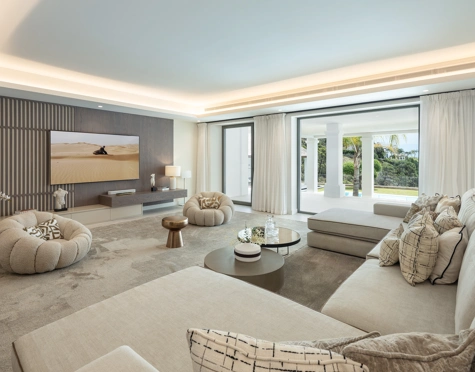 Villa for sale in El Madroñal, Benahavis