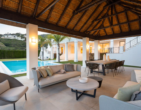 Villa for sale in El Madroñal, Benahavis