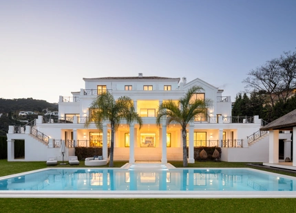 EXQUISITE ESTATE WITH PANORAMIC SEA VIEWS IN EL MADROÑAL