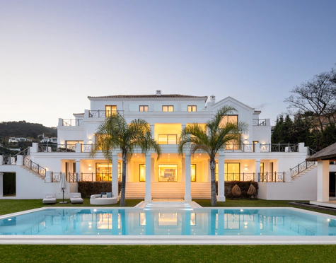Villa for sale in El Madroñal, Benahavis