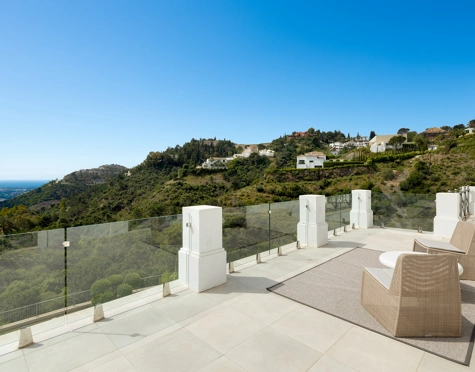 Villa for sale in El Madroñal, Benahavis