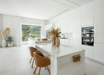 EXQUISITE ESTATE WITH PANORAMIC SEA VIEWS IN EL MADROÑAL