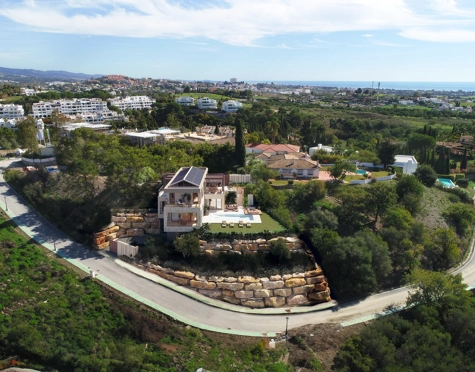 Villa for sale in Benahavis