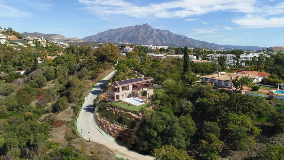 Villa for sale in Benahavis