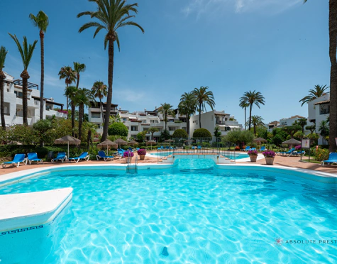 Ático en alquiler a corta temporada en Alcazaba Beach, Estepona East