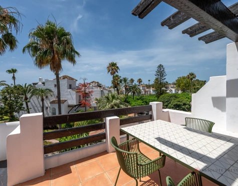 Ático en alquiler a corta temporada en Alcazaba Beach, Estepona East