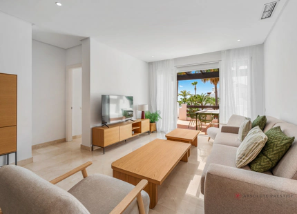 ÁTICO CON TERRAZA ORIENTADA AL SUR EN ALCAZABA BEACH