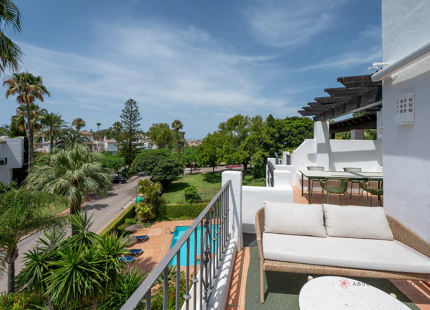 ÁTICO CON TERRAZA ORIENTADA AL SUR EN ALCAZABA BEACH