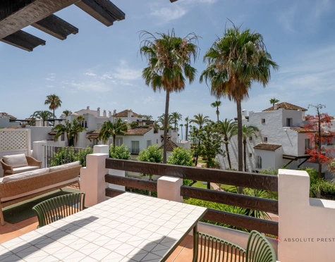 Ático en alquiler a corta temporada en Alcazaba Beach, Estepona East