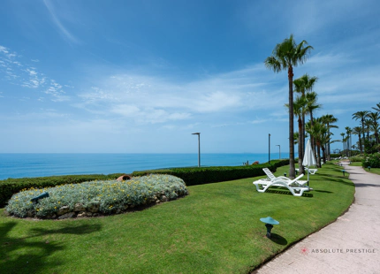 ÁTICO CON TERRAZA ORIENTADA AL SUR EN ALCAZABA BEACH