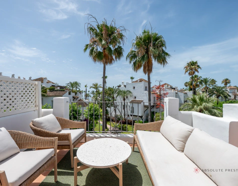 Ático en alquiler a corta temporada en Alcazaba Beach, Estepona East