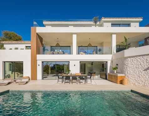 Villa for sale in El Rosario, Marbella Este
