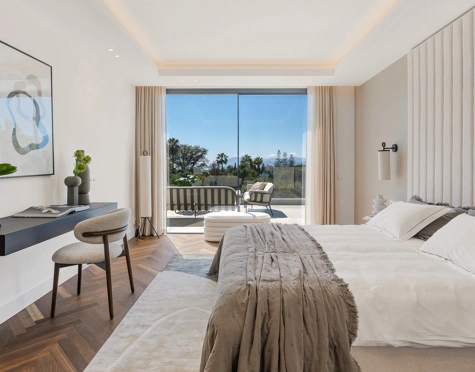Villa for sale in El Rosario, Marbella Este