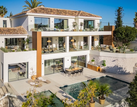 Villa for sale in El Rosario, Marbella Este