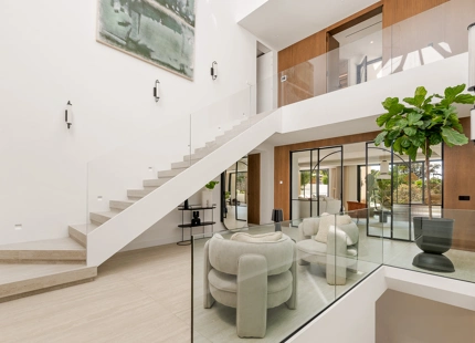 MODERN AND ELEGANT VILLA FOR SALE IN EL ROSARIO, MARBELLA