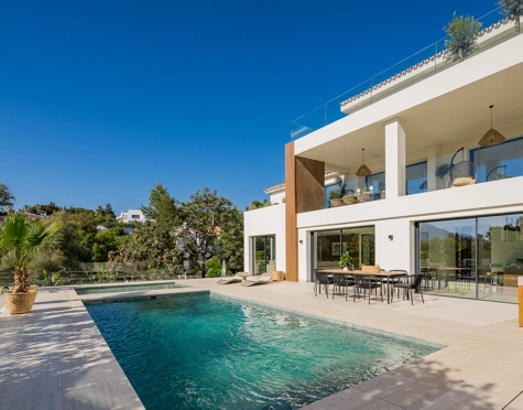 Villa for sale in El Rosario, Marbella Este
