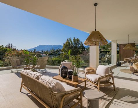 Villa for sale in El Rosario, Marbella Este