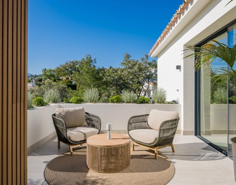 Villa for sale in El Rosario, Marbella Este