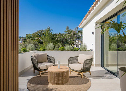 MODERN AND ELEGANT VILLA FOR SALE IN EL ROSARIO, MARBELLA