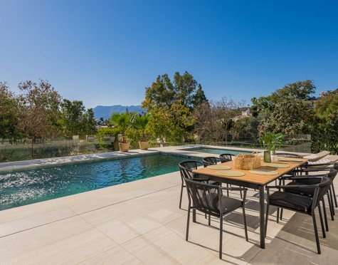 Villa for sale in El Rosario, Marbella Este
