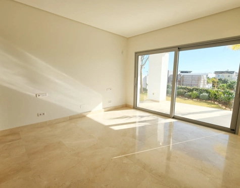 Villa en venta en Puerto del Capitan, Benahavis