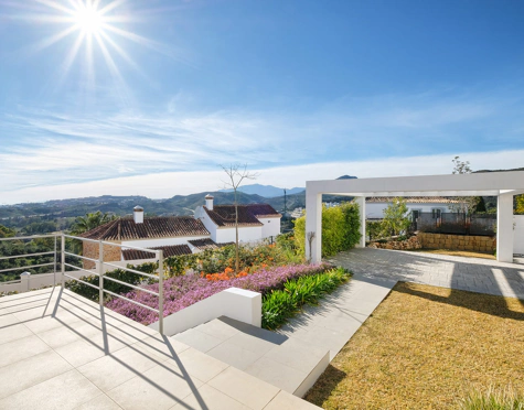 Villa en venta en Puerto del Capitan, Benahavis