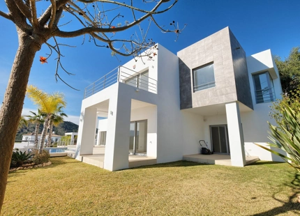 NEWLY BUILT VILLA IN PUERTO DEL CAPITÁN, BENAHAVIS
