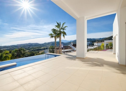 NEWLY BUILT VILLA IN PUERTO DEL CAPITÁN, BENAHAVIS