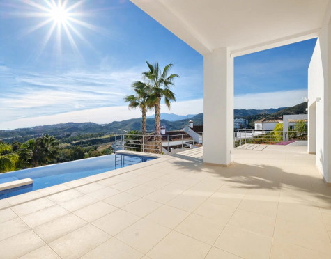 Villa en venta en Puerto del Capitan, Benahavis