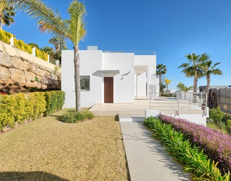 Villa en venta en Puerto del Capitan, Benahavis
