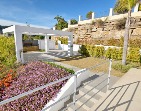 Villa en venta en Puerto del Capitan, Benahavis