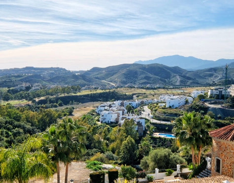 Villa en venta en Puerto del Capitan, Benahavis