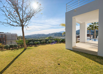 NEWLY BUILT VILLA IN PUERTO DEL CAPITÁN, BENAHAVIS