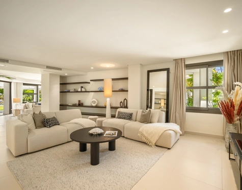 Villa en venta en La Cerquilla, Nueva Andalucia