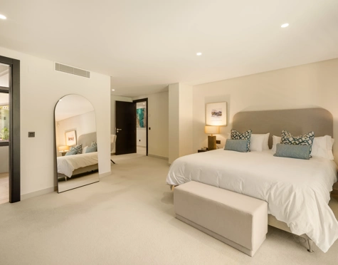 Villa en venta en La Cerquilla, Nueva Andalucia
